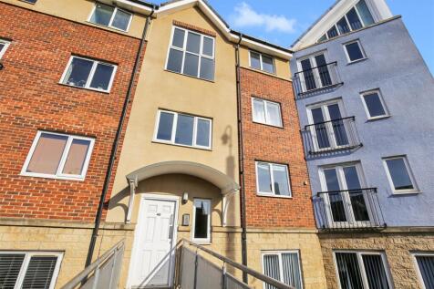 4 bedroom maisonette for sale