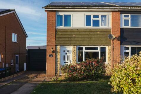 3 bedroom semi-detached house for sale