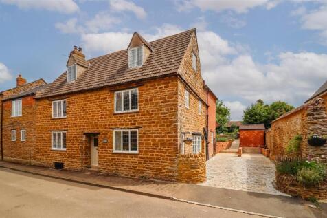 5 bedroom semi-detached house for sale