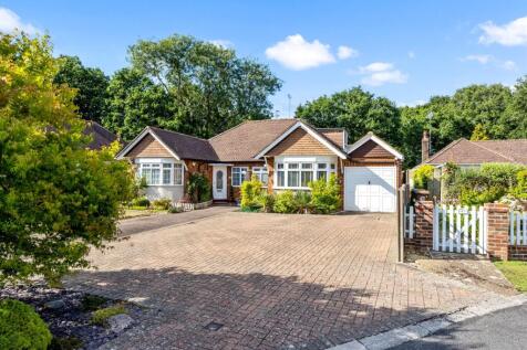 4 bedroom semi-detached bungalow for sale