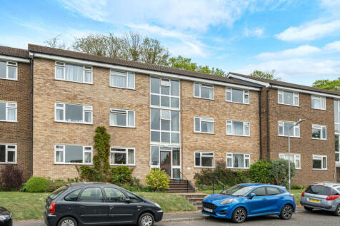 Brambleside, High Wycombe... 2 bed apartment for sale