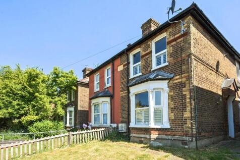 Hughenden Road, High Wycombe... 3 bed semi