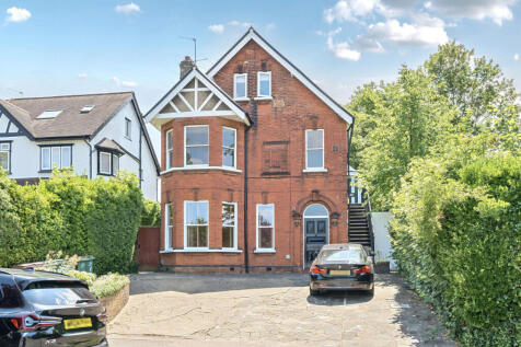 Croft Road, Sutton 1 bed apartment for sale