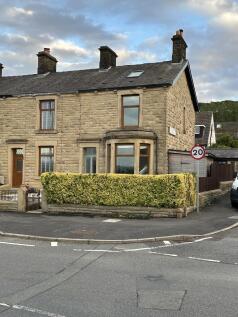 4 bedroom end of terrace house for sale
