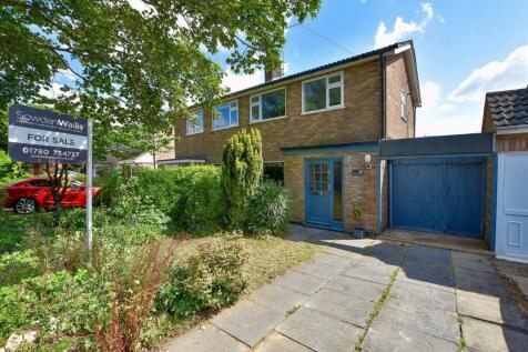 3 bedroom semi-detached house for sale