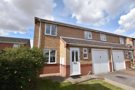 3 bedroom semi-detached house for sale