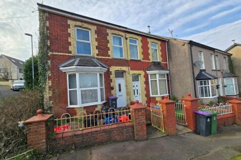 1 Lowlands Road, Pontnewydd, Cwmbran... 3 bed terraced house for sale