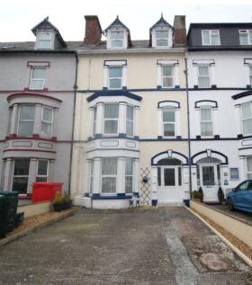 Flat 4, 21 Deganwy Avenue, Llandudno... 2 bed flat for sale