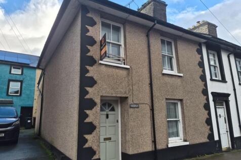 Tegfan, 15 Heol Pentrerhedyn... 2 bed end of terrace house for sale