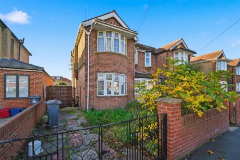 Harlington Road West, Feltham TW14 3 bed semi