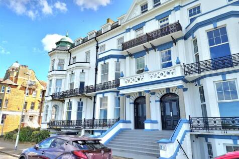 Lewis Crescent, Cliftonville, Margate 2 bed apartment for sale