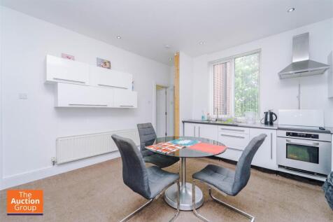 5 bedroom terraced house for sale