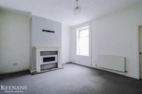 4 bedroom end of terrace house for sale