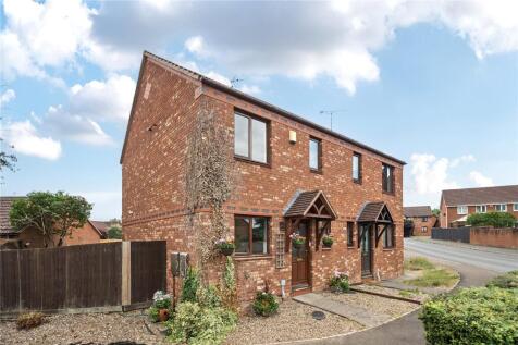 Mowbray Avenue, Tewkesbury... 3 bed semi