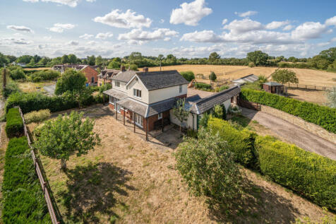 Ledbury Road, Staunton, Gloucester 3 bed detached house for sale