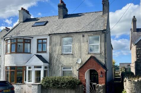 2 bedroom semi-detached house for sale