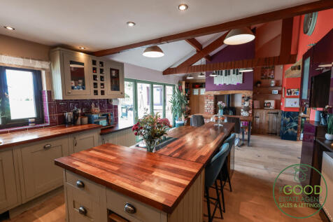 4 bedroom property for sale