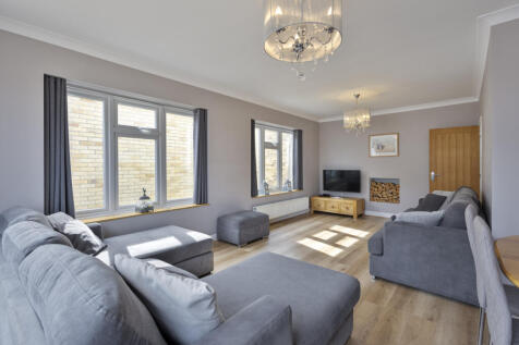 6 bedroom detached bungalow for sale