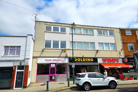 3 bedroom flat for sale