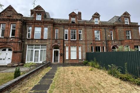 5 bedroom terraced house for sale