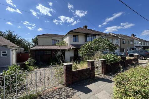 4 bedroom semi-detached house for sale