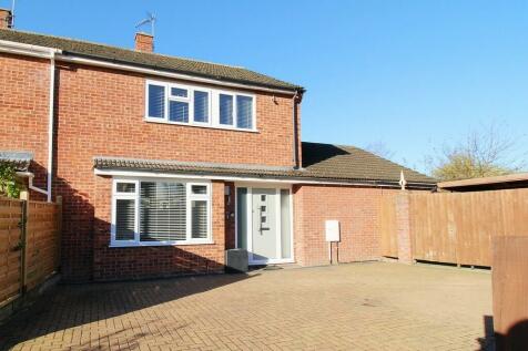 4 bedroom semi-detached house for sale