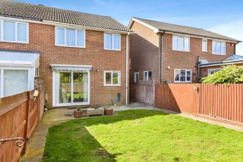 Warren Avenue, Brighton, East Sussex 3 bed semi
