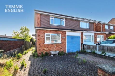 3 bedroom semi-detached house for sale