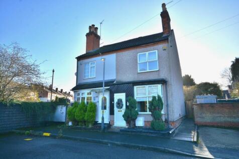 2 bedroom semi-detached house for sale