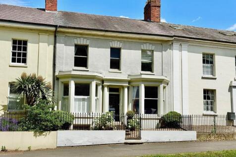4 bedroom terraced house for sale