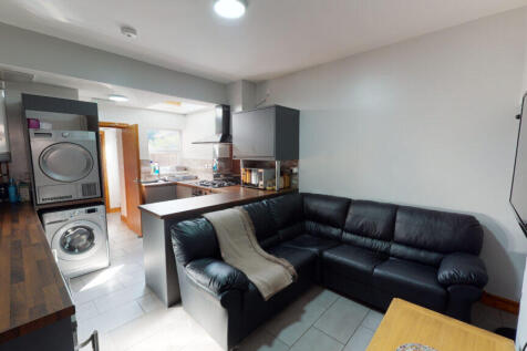 6 bedroom house for sale
