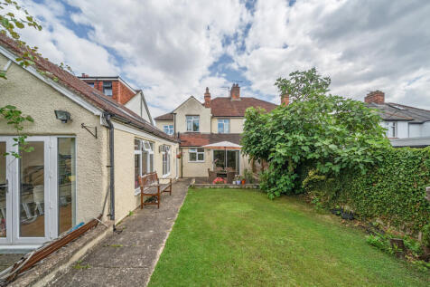 4 bedroom semi-detached house for sale