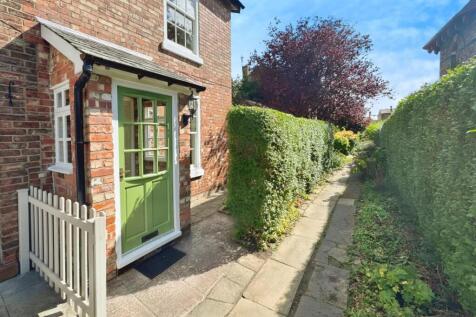 2 bedroom semi-detached house for sale