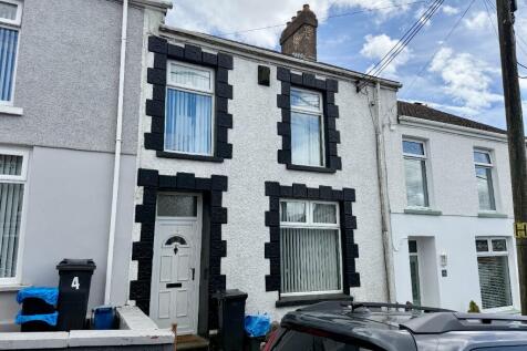 4 bedroom terraced house for sale