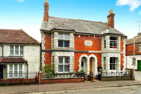 Station Road, Lydd 3 bed terraced house for sale