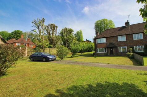 Jubilee Crescent, Ightham TN15 3 bed semi