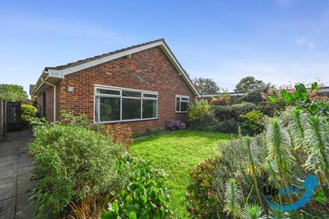 Silver Leys. Bentley. Suffolk IP9 2BS 3 bed detached bungalow for sale