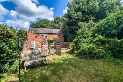 Alexandra Court, Milton Keynes MK13 3 bed detached house for sale