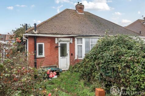 Fairhome Close, Gosport, Hampshire 2 bed bungalow for sale