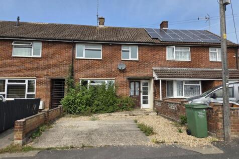 Queens Road, Royal Wootton Bassett... 3 bed terraced house for sale