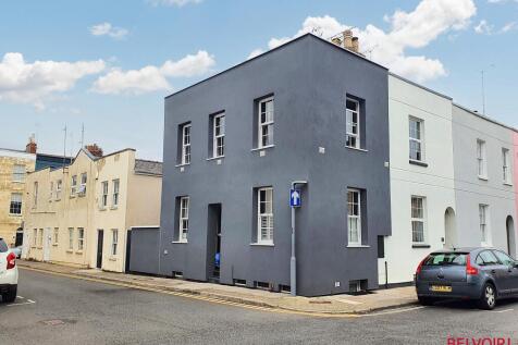 Portland Place, Cheltenham GL52 3 bed terraced house for sale