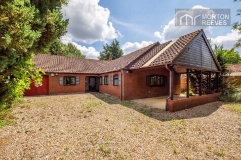 4 bedroom detached bungalow for sale