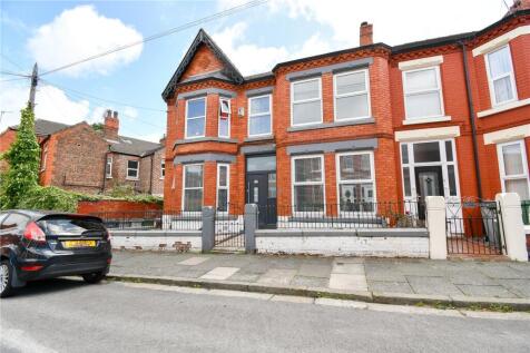 6 bedroom end of terrace house for sale