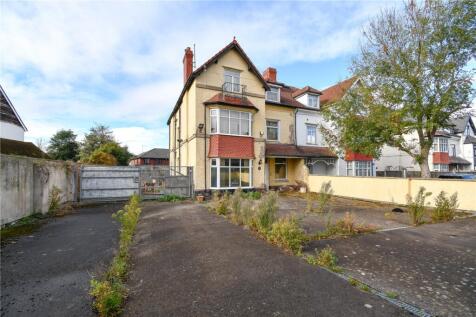 6 bedroom semi-detached house for sale