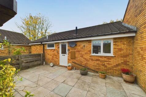 2 bedroom semi-detached bungalow for sale