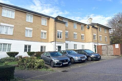 2 bedroom ground floor flat for sale