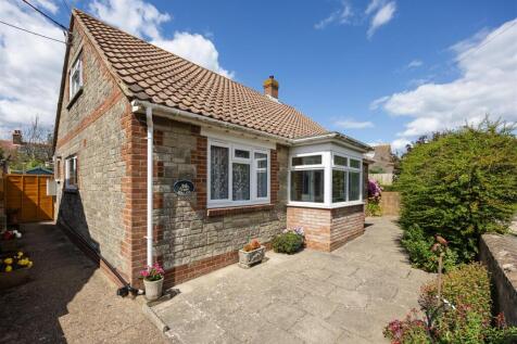 Yarmouth, Isle of Wight 3 bed detached bungalow for sale
