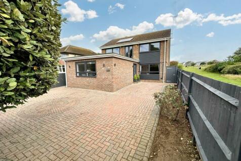 6 bedroom detached house for sale