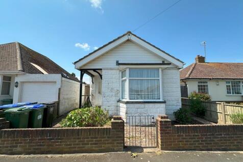 Cairo Avenue, Peacehaven, BN10 7PU 2 bed detached bungalow for sale