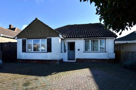 Piddinghoe Avenue, Peacehaven, BN10 8RJ 3 bed detached bungalow for sale
